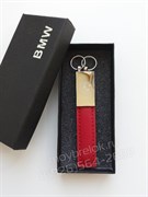 Брелок БМВ для ключей кожаный красный - фото 13791