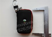 Ключница Шкода черная с красной строчкой на застежке на молнии - фото 17505