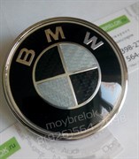 Наклейка БМВ карбон (73 мм) на капот / багажник - фото 18067